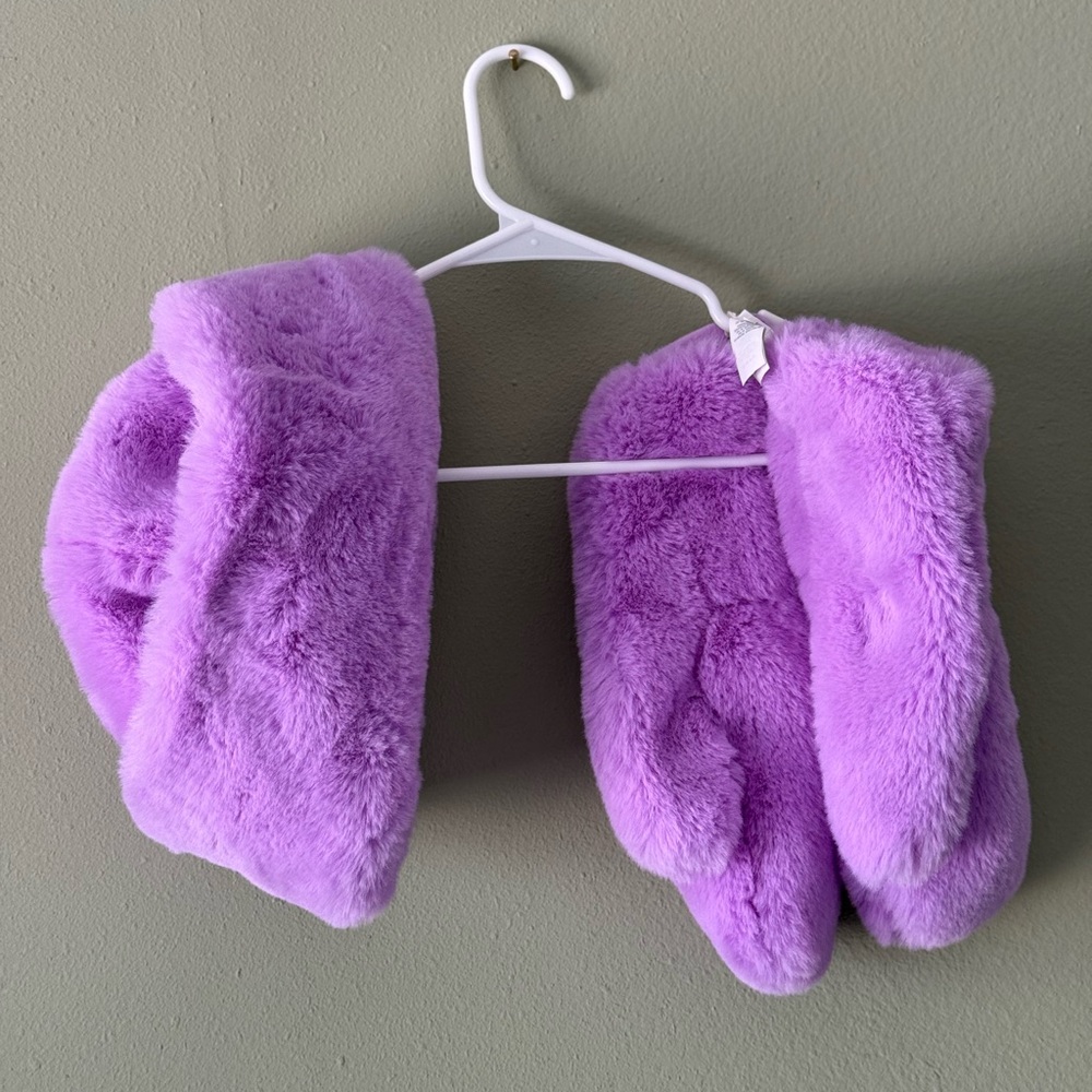 Aerie Fluffy Purple Mittens and Hat Set NWT
